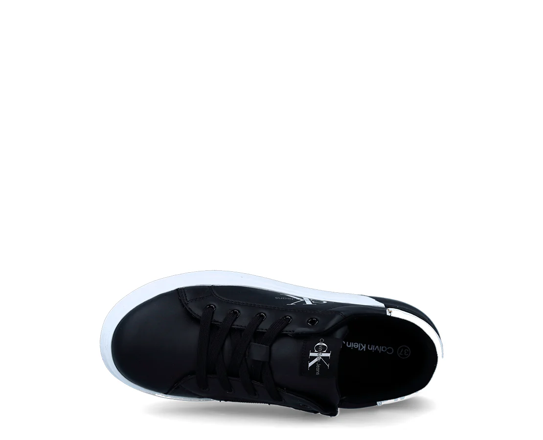Calvin Klein Low Cut Lace-Up - Image 3
