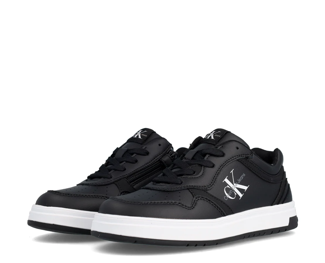 Calvin Klein Low Cut Lace-Up - Image 2