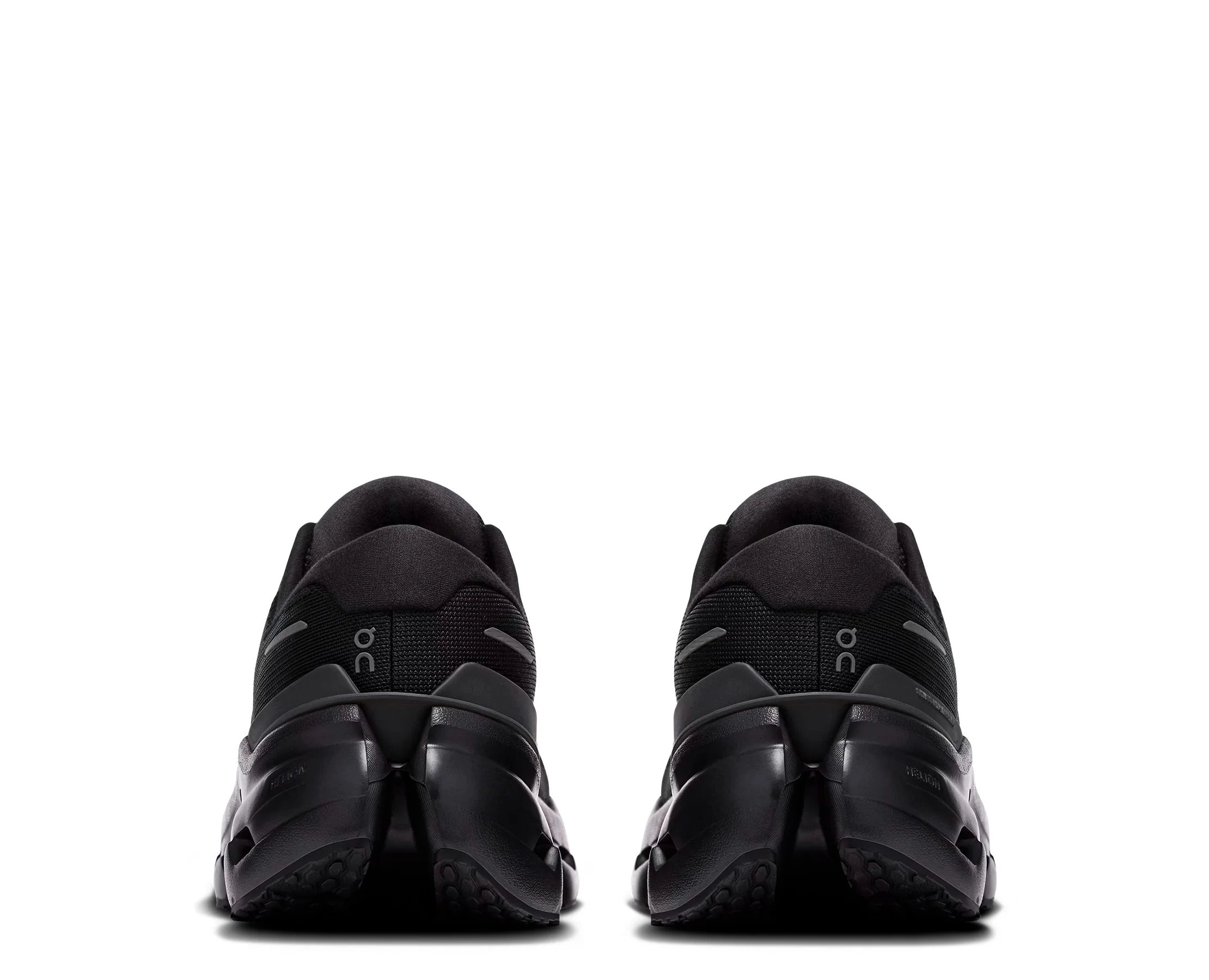 On Cloudrunner 3 - Image 4