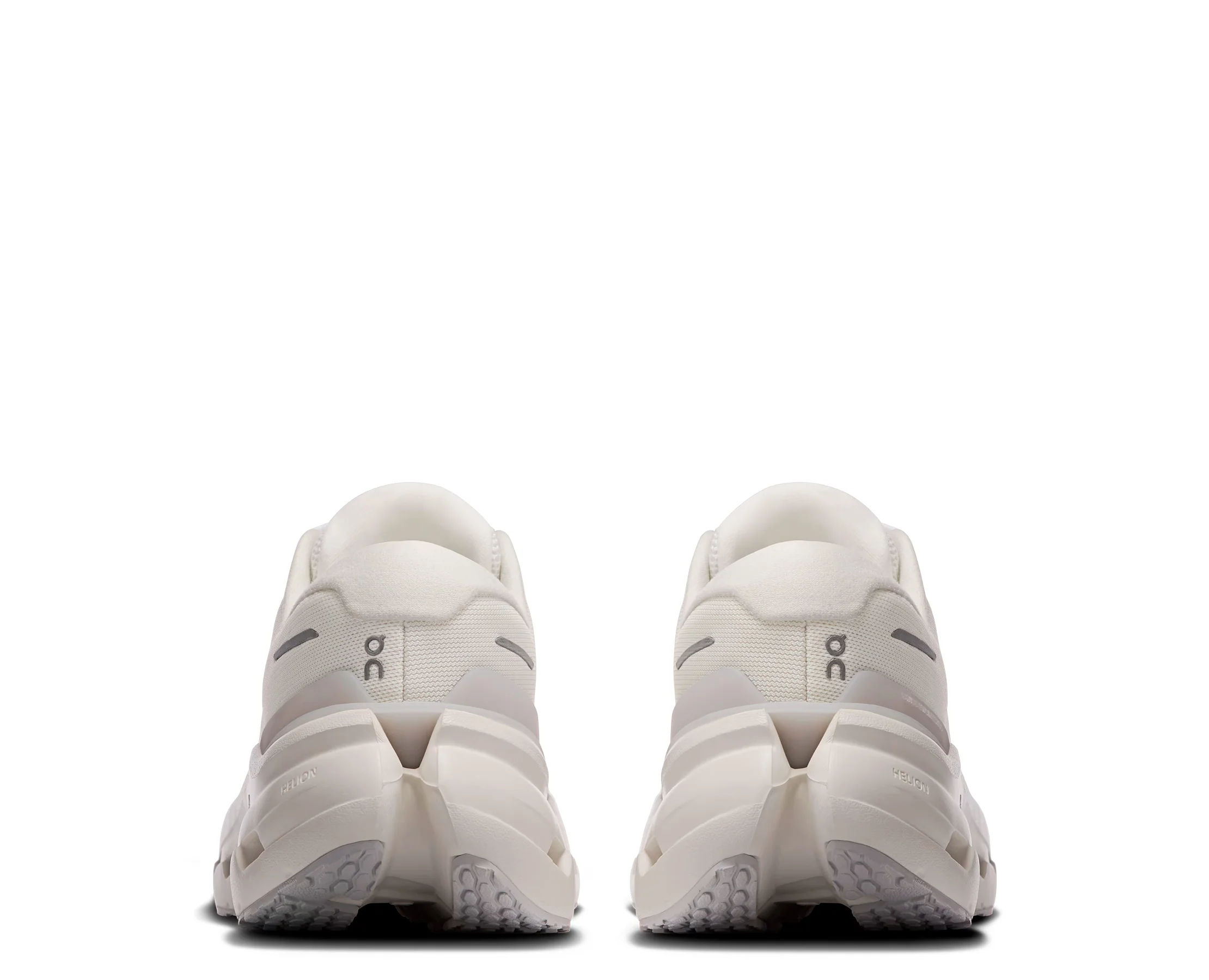 On Cloudrunner 3 - Image 4