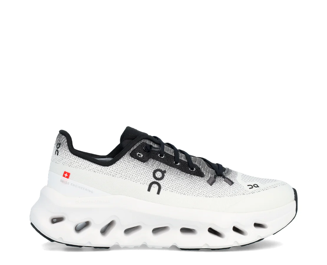 On CloudtiltBlack / Ivory