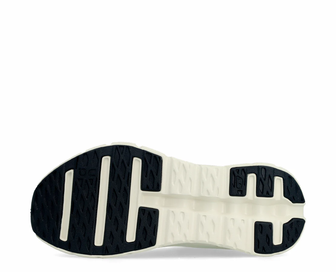 On Cloudtilt - Image 4
