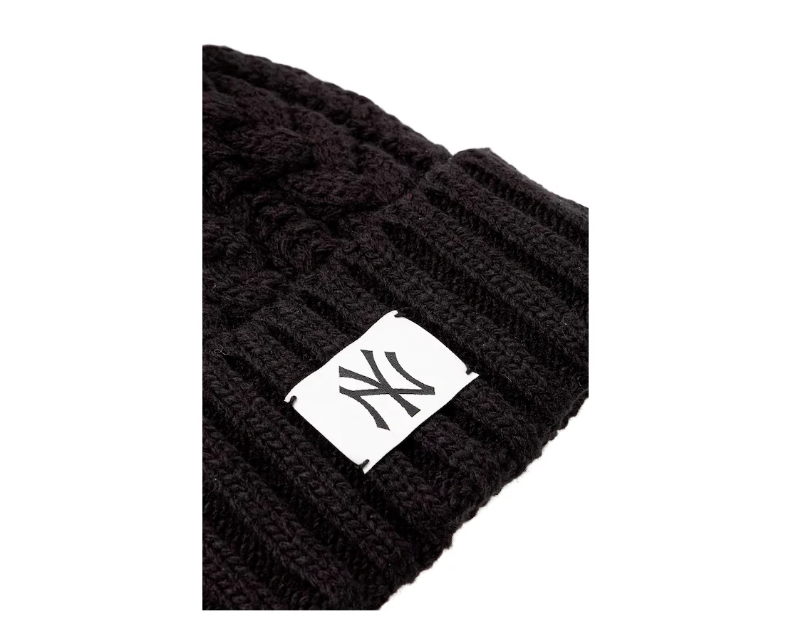 New Era Cable Wide Beanie New York Yankees - Image 2