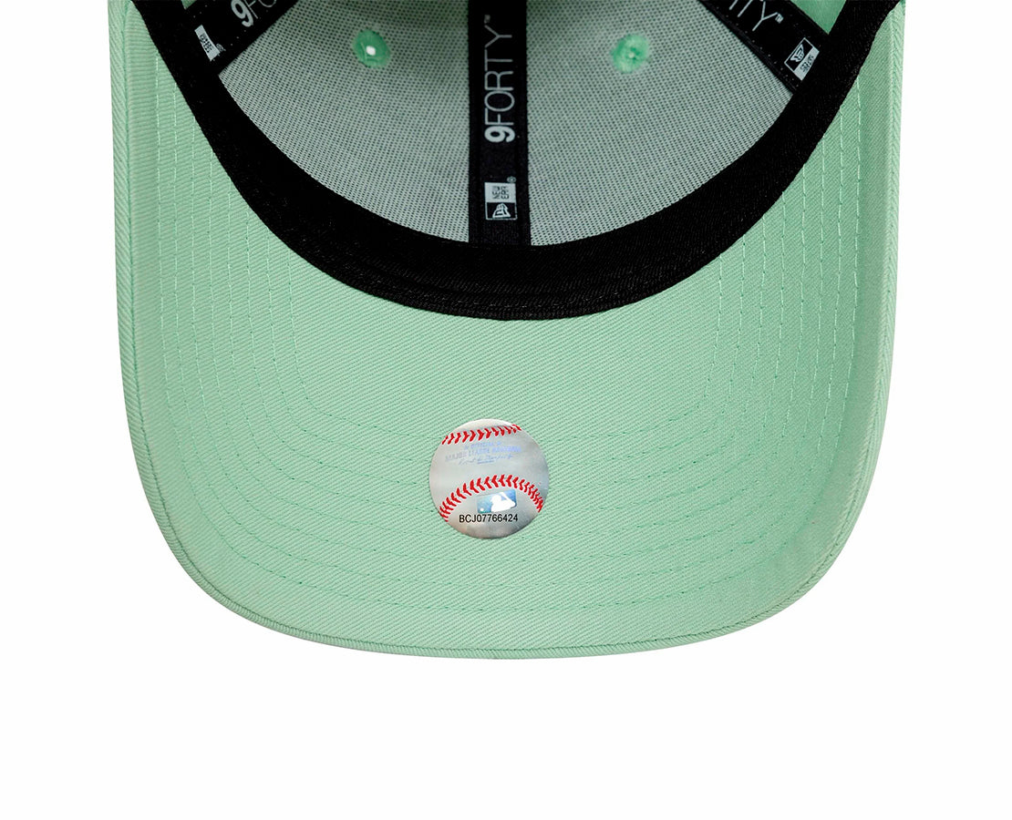 New Era NY Yankees Female League Essential 9Forty - Image 4