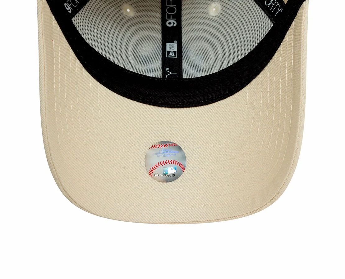 New Era NY Yankees Female League Essential 9Forty - Image 4