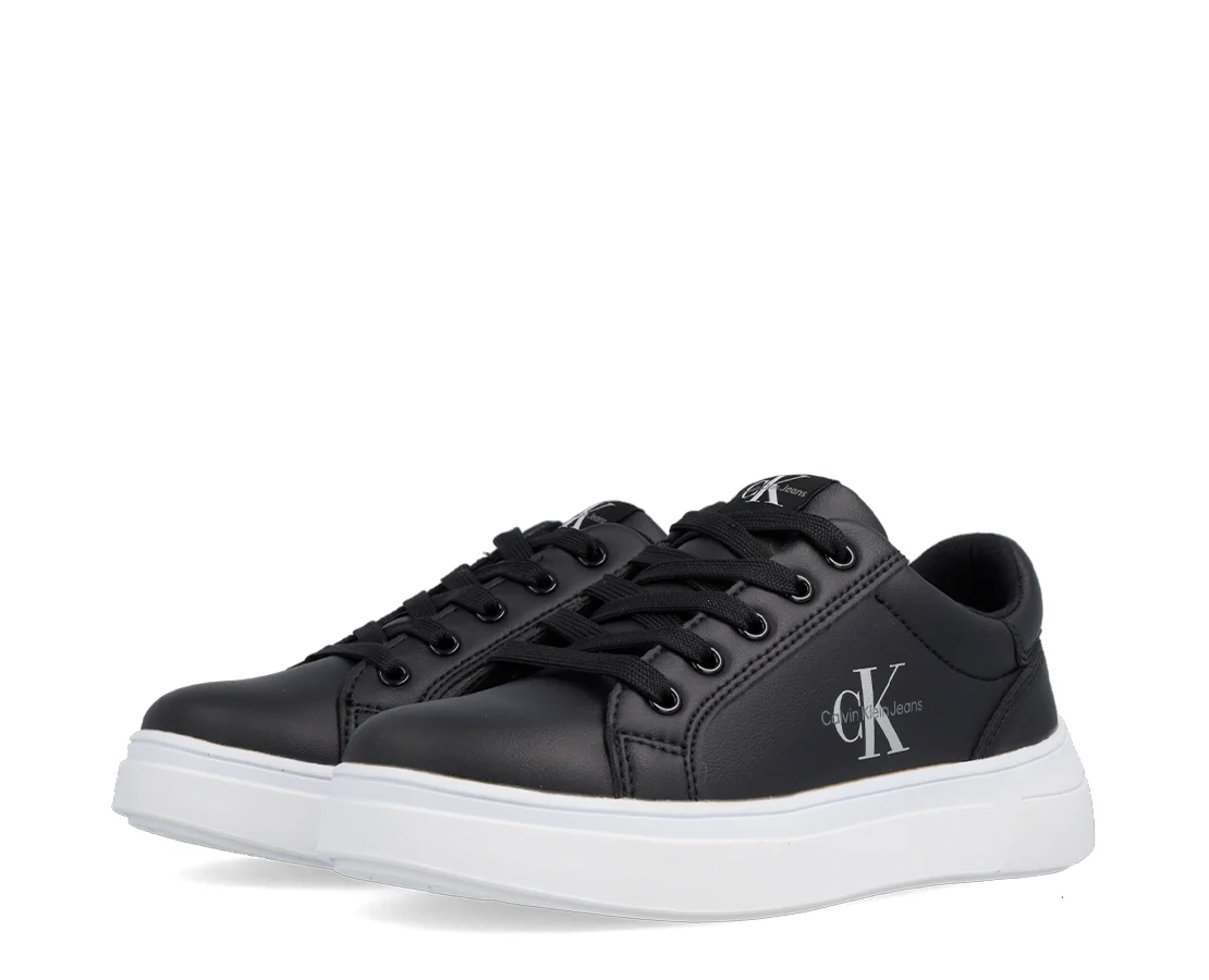 Calvin Klein Low Cut Lace-Up - Image 2