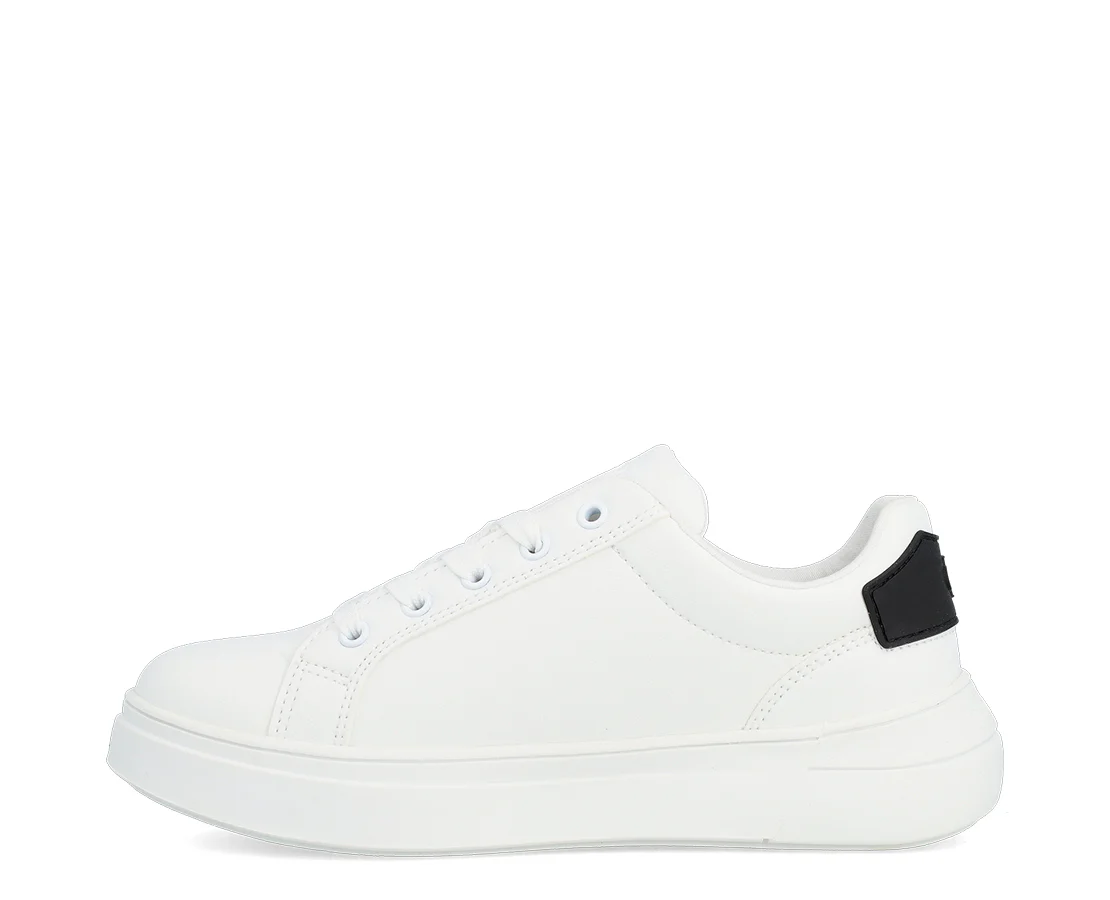 Calvin Klein Low Cut Lace-Up Sneaker - Image 3