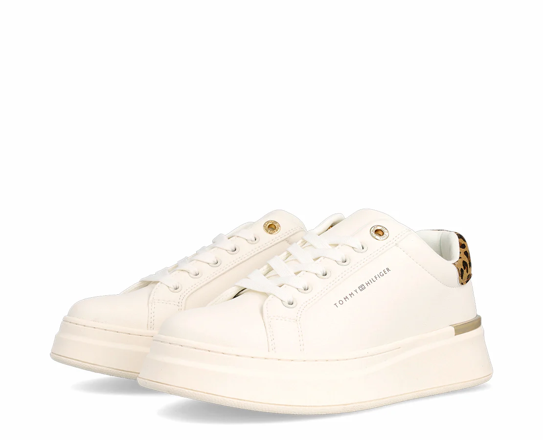 Tommy Hilfiger Low Cut Lace-Up Sneaker - Image 2