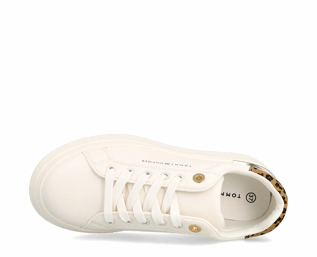 Tommy Hilfiger Low Cut Lace-Up Sneaker - Image 4