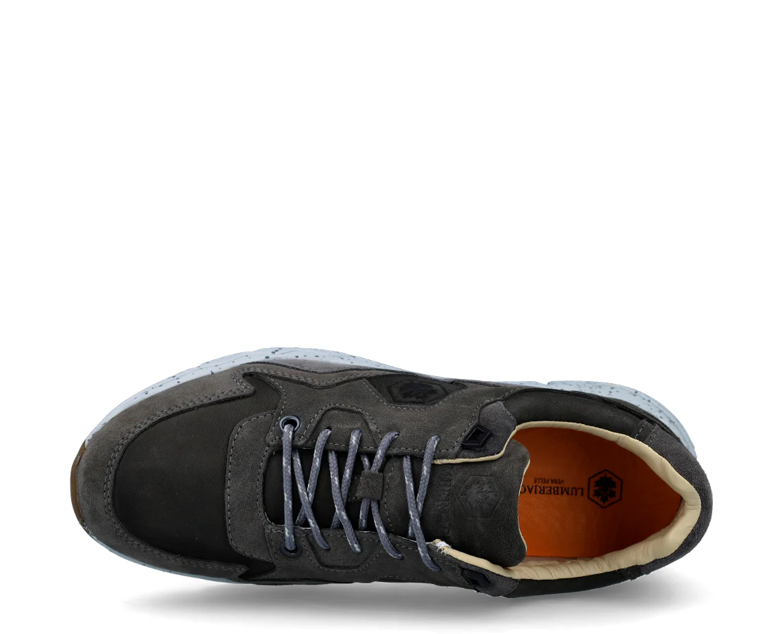 Lumberjack Kobe - Image 3