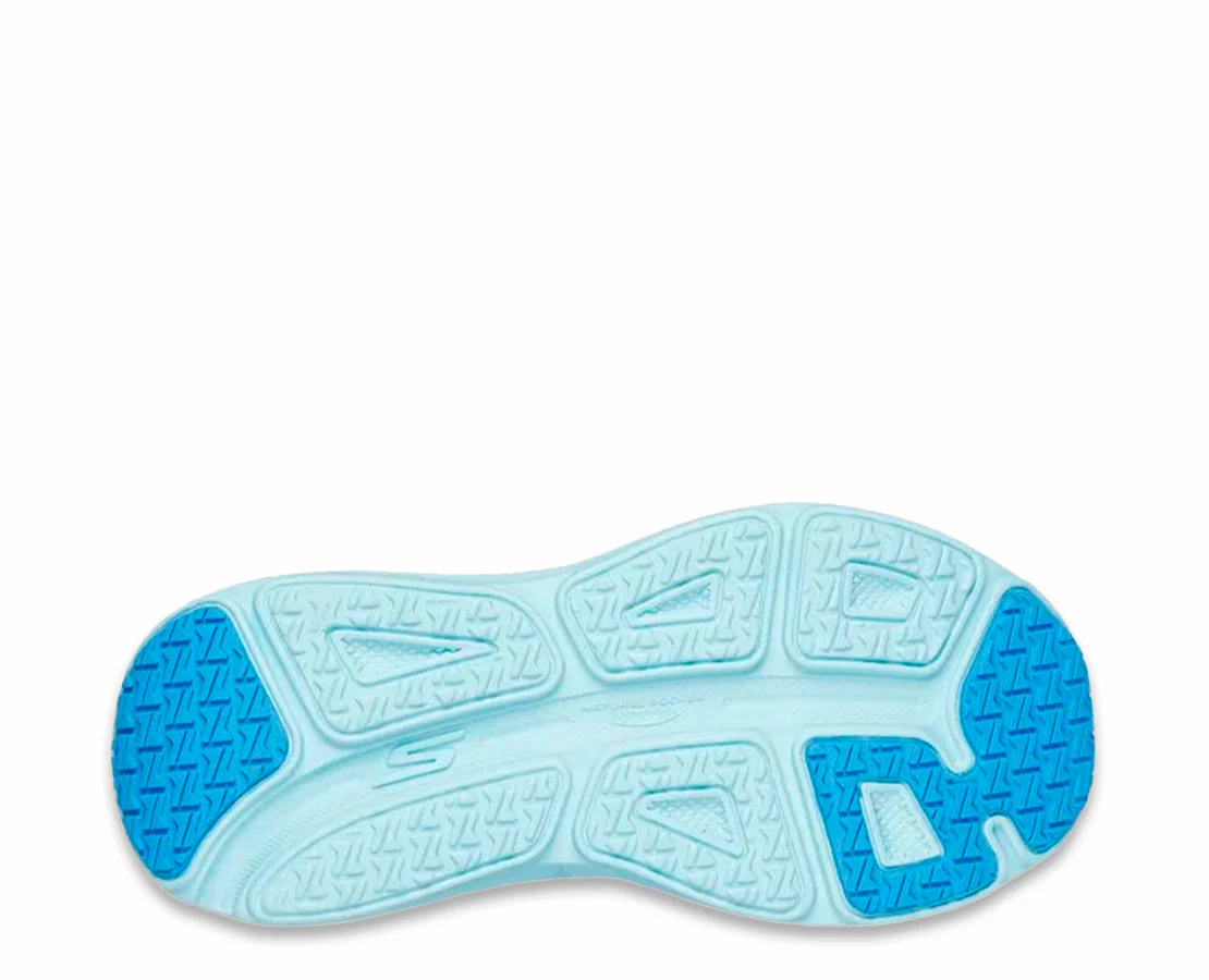 Skechers Max Cushioning Endeavour - Image 3