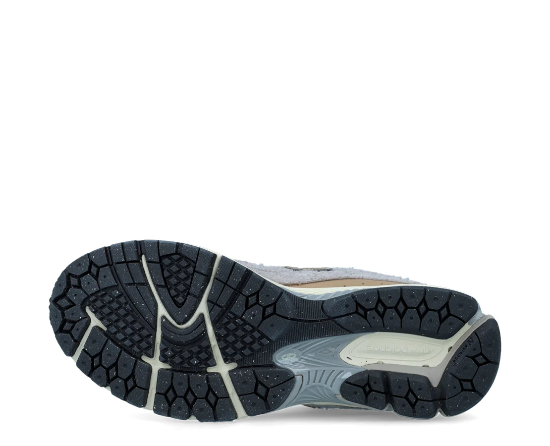 New Balance 2002 Rain Cloud - Image 4