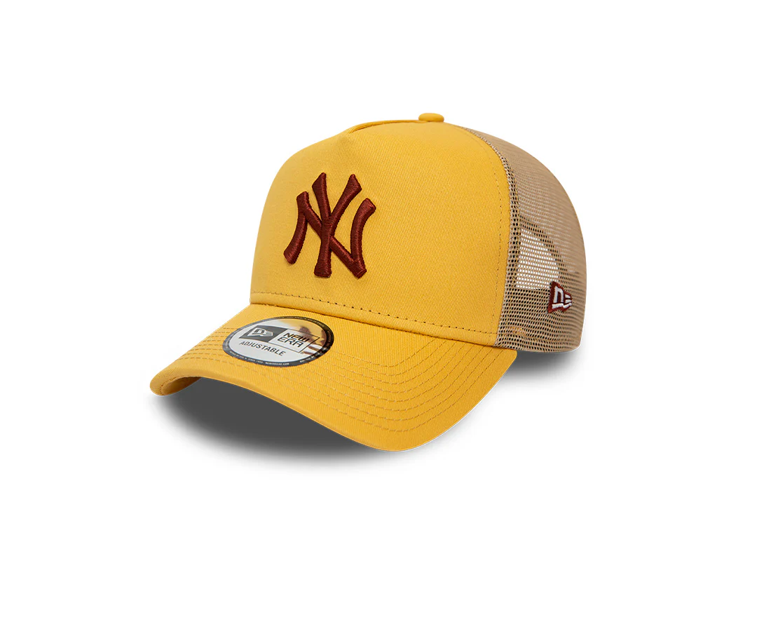 New Era NY Yankees League Essential Trucker