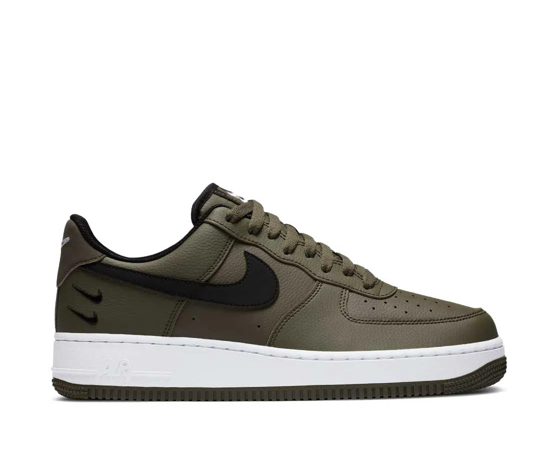 Nike Air Force 1 LV8