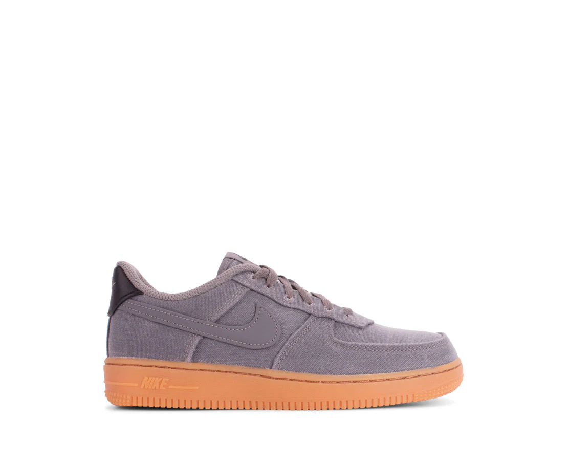 Nike Air Force 1 LV8 Style