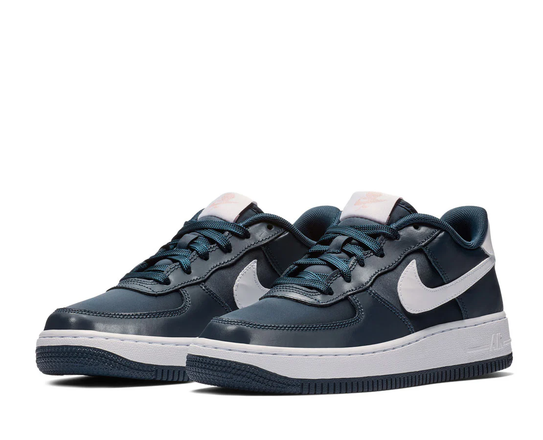 Nike Air Force 1 VDay - Image 4