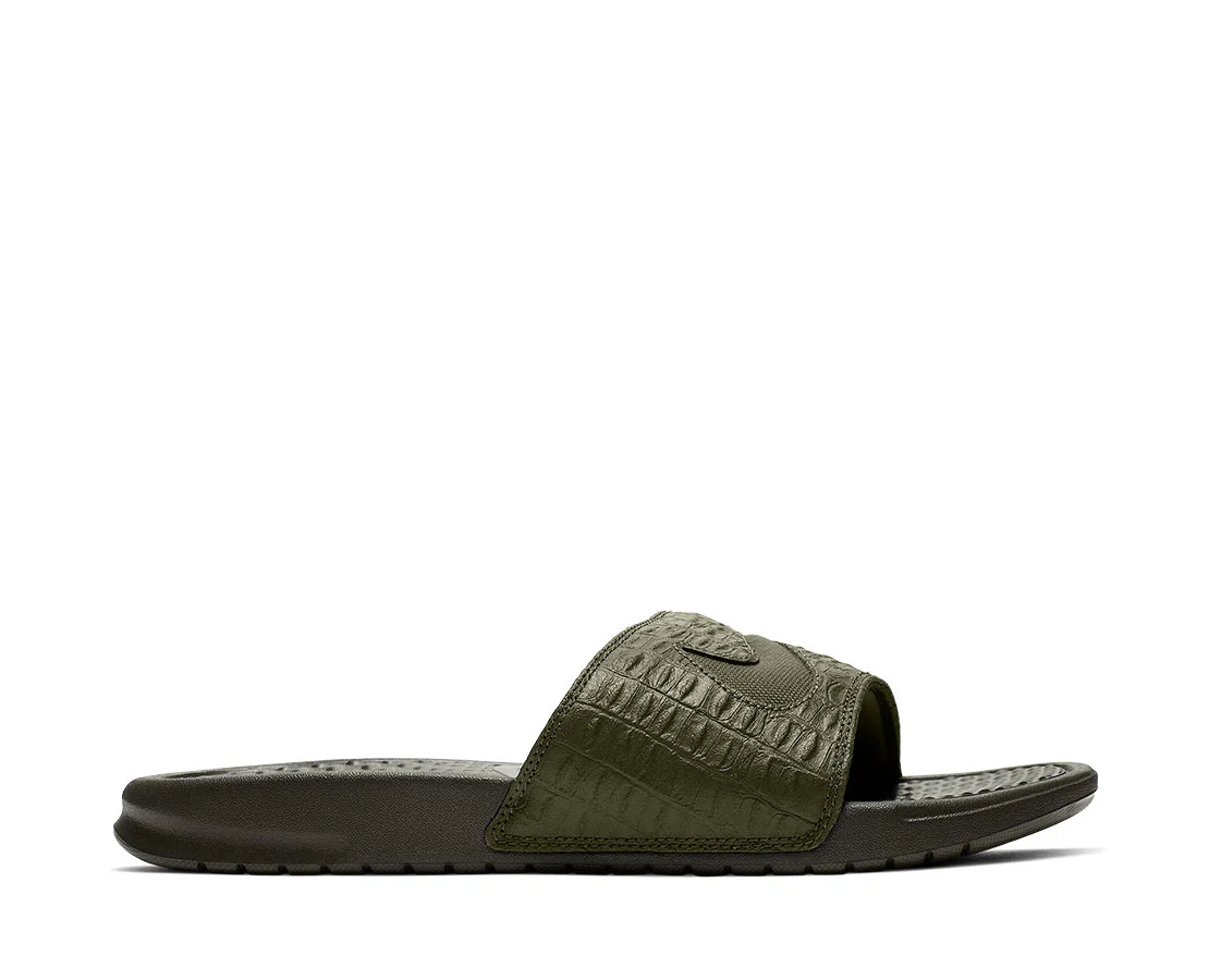 Nike Benassi