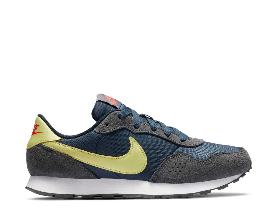 Nike MD Valiant