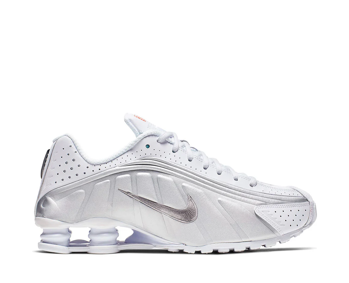 NIKE SHOX R4